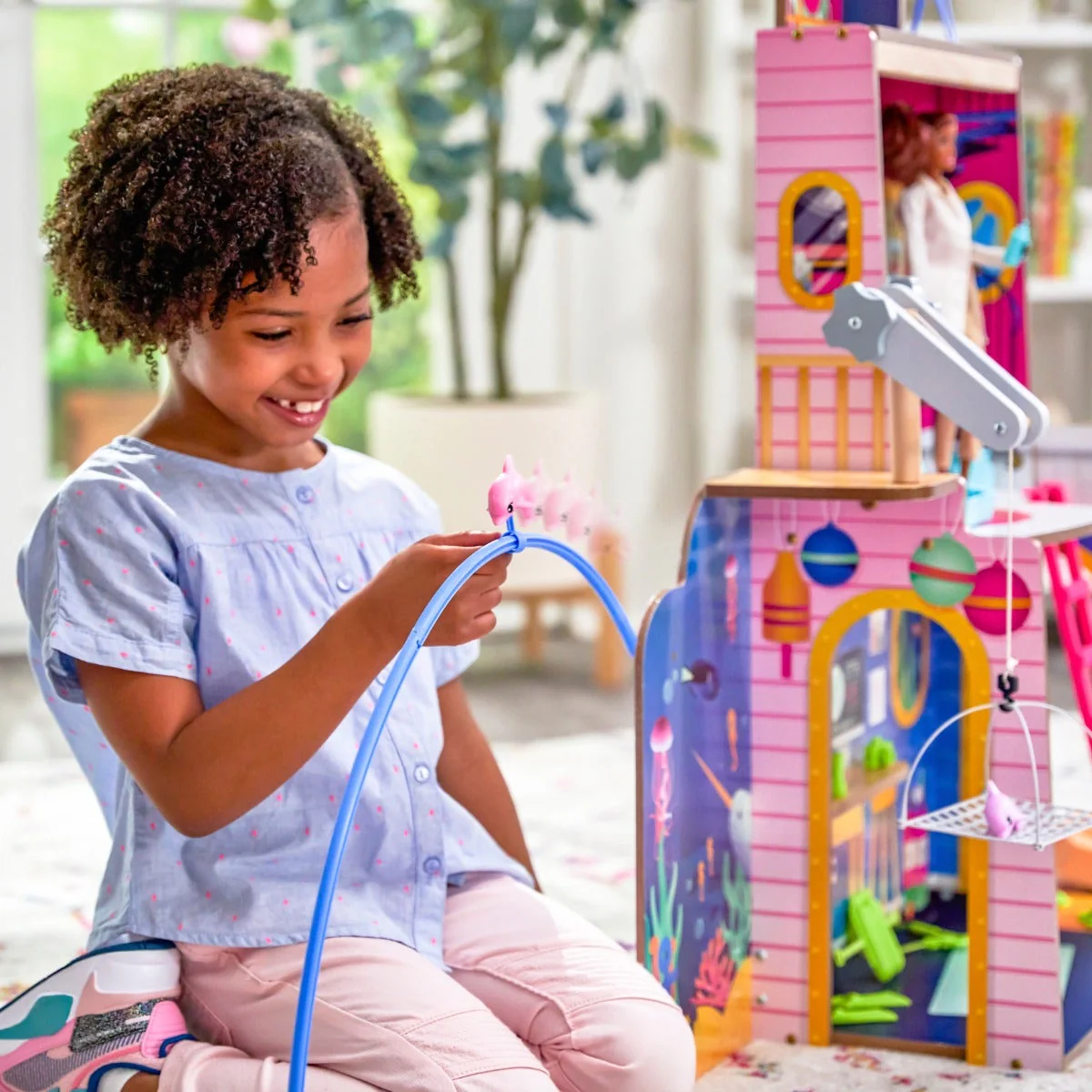 2-in-1 Beach & Rescue Center Dollhouse - Image 7