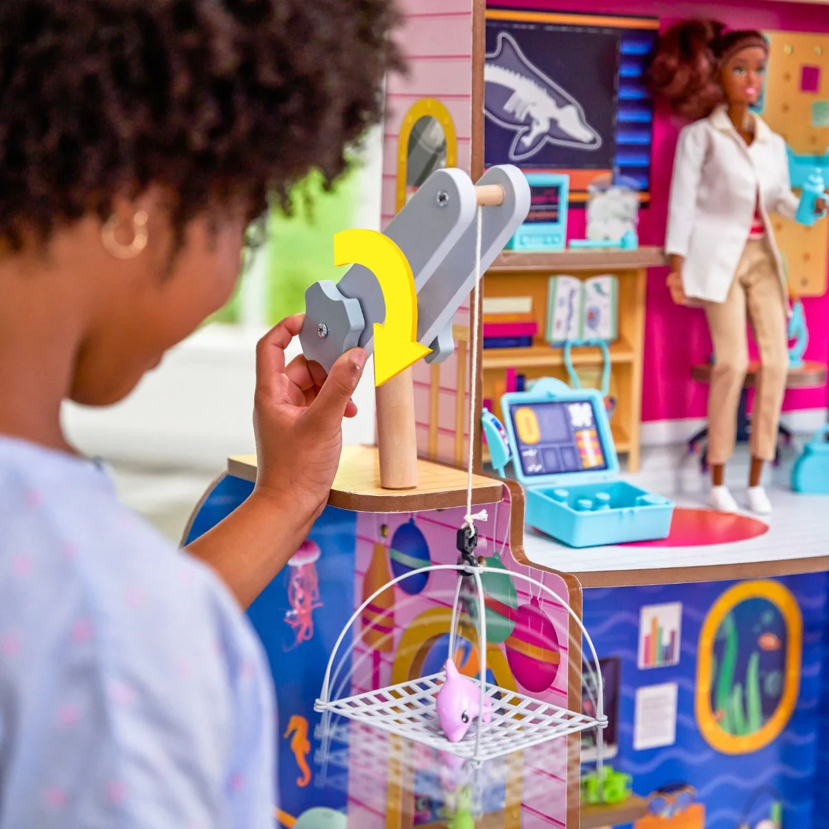 2-in-1 Beach & Rescue Center Dollhouse - Image 9