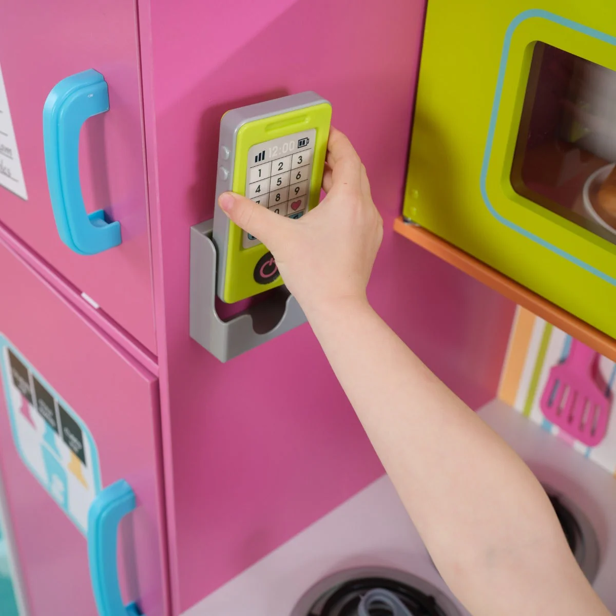 Deluxe Big and Bright Play Kitchen - Image 6