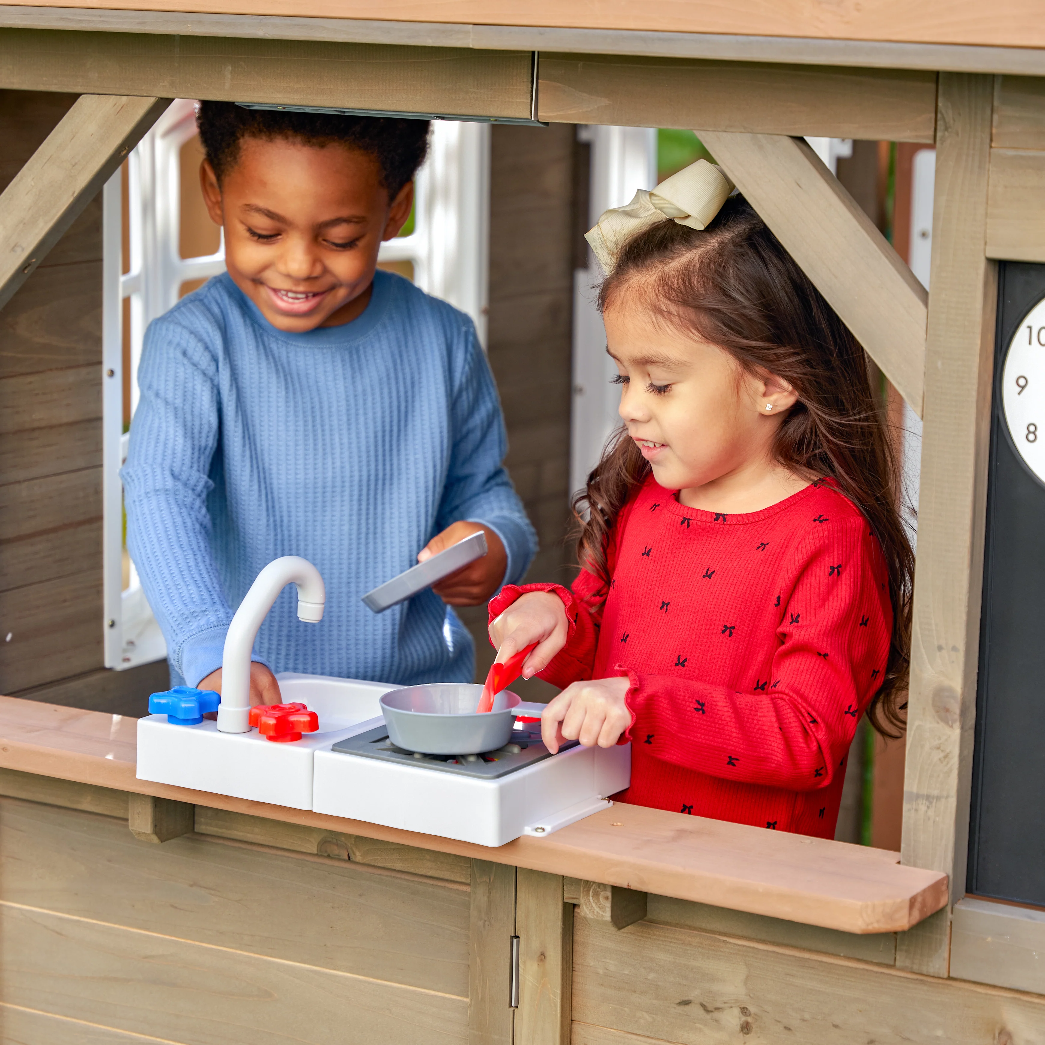 Greystone Outdoor Playhouse - Image 8
