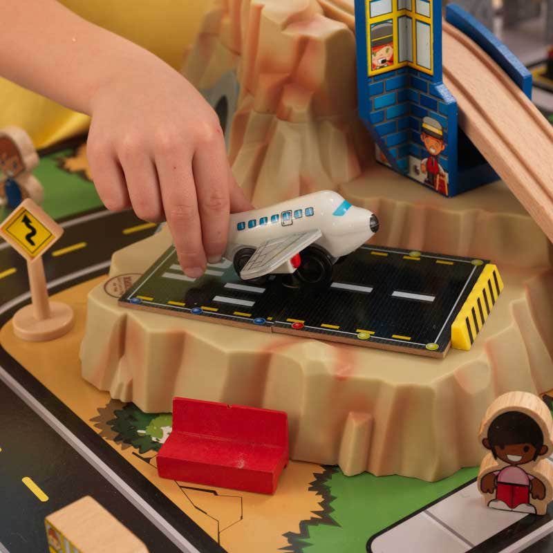 Metropolis Train Set & Table - Image 6