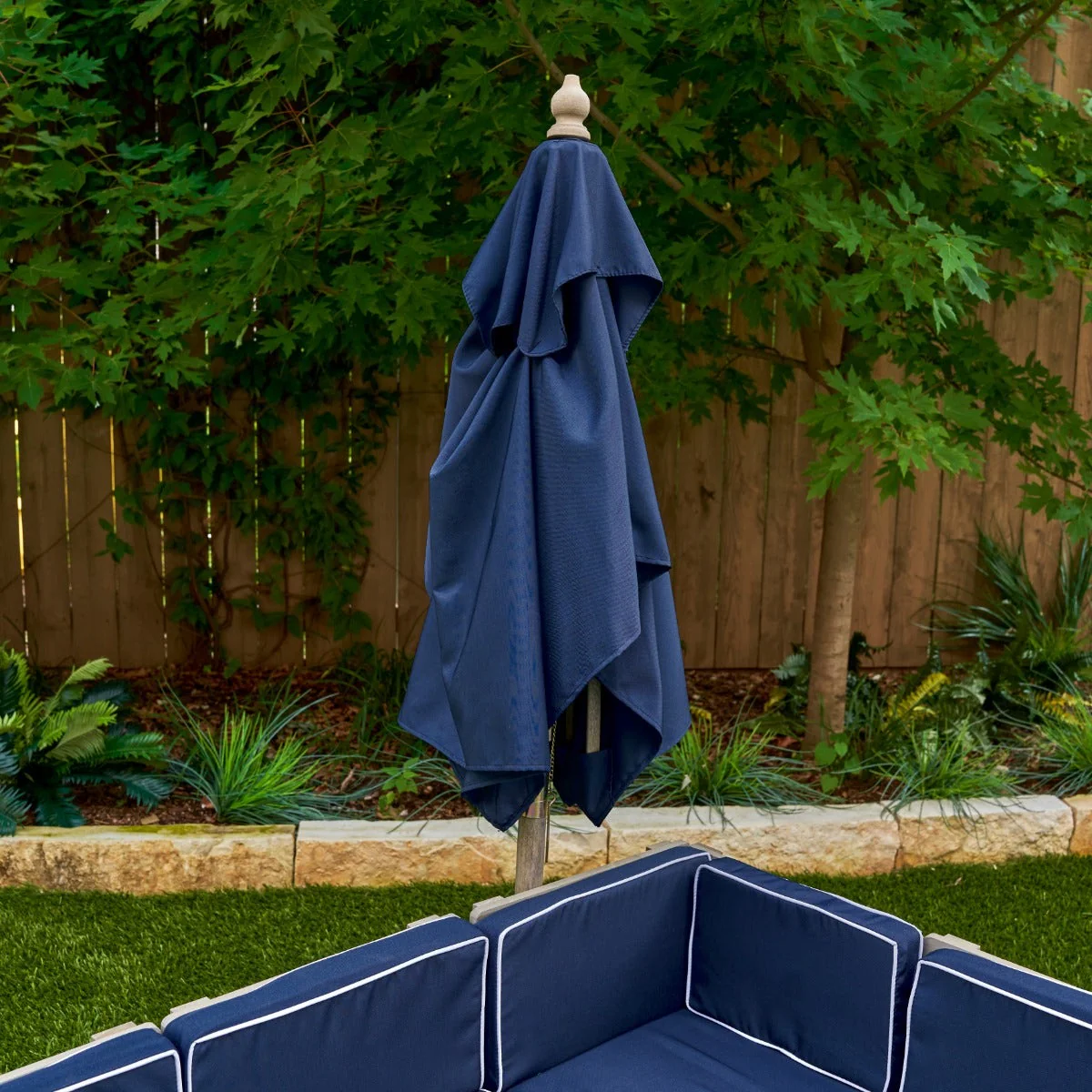 Outdoor Sectional, Ottoman & Umbrella Set - Barnwood Gray & Navy - Image 7