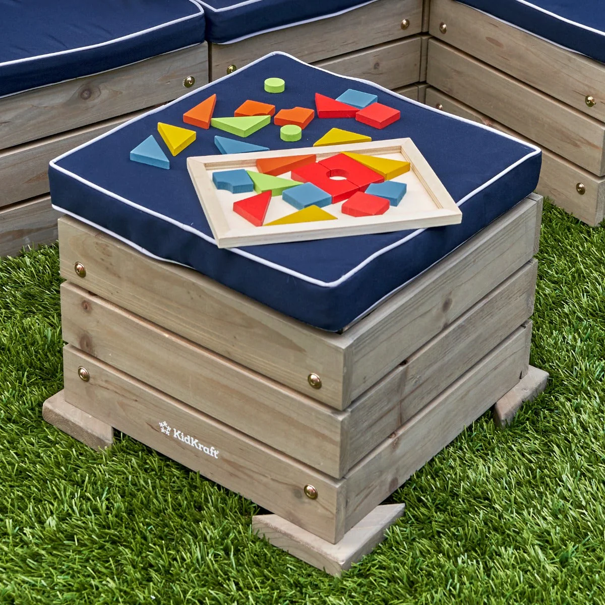 Outdoor Sectional, Ottoman & Umbrella Set - Barnwood Gray & Navy - Image 9