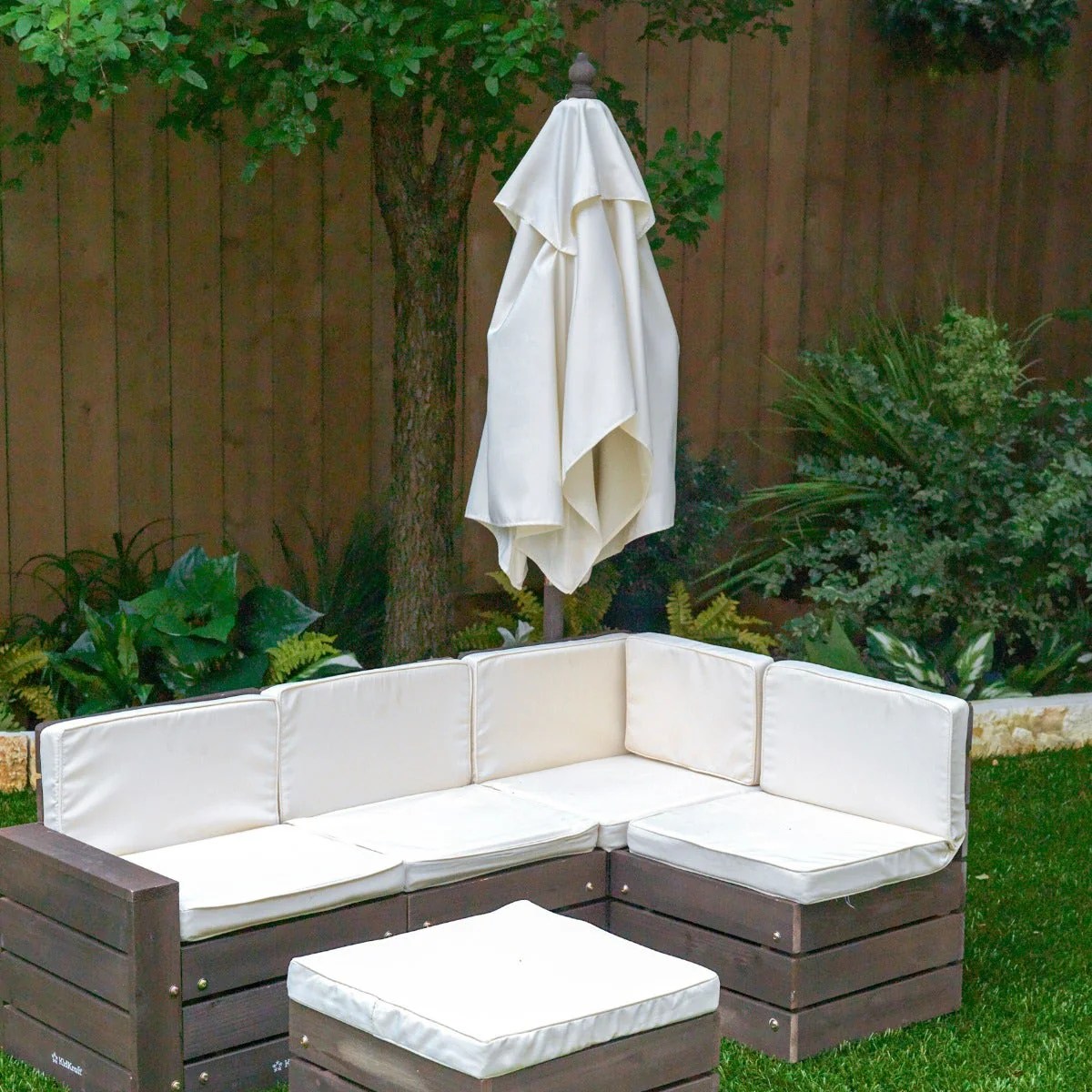 Outdoor Sectional Ottoman & Umbrella Set- Bear Brown & Beige - Image 7