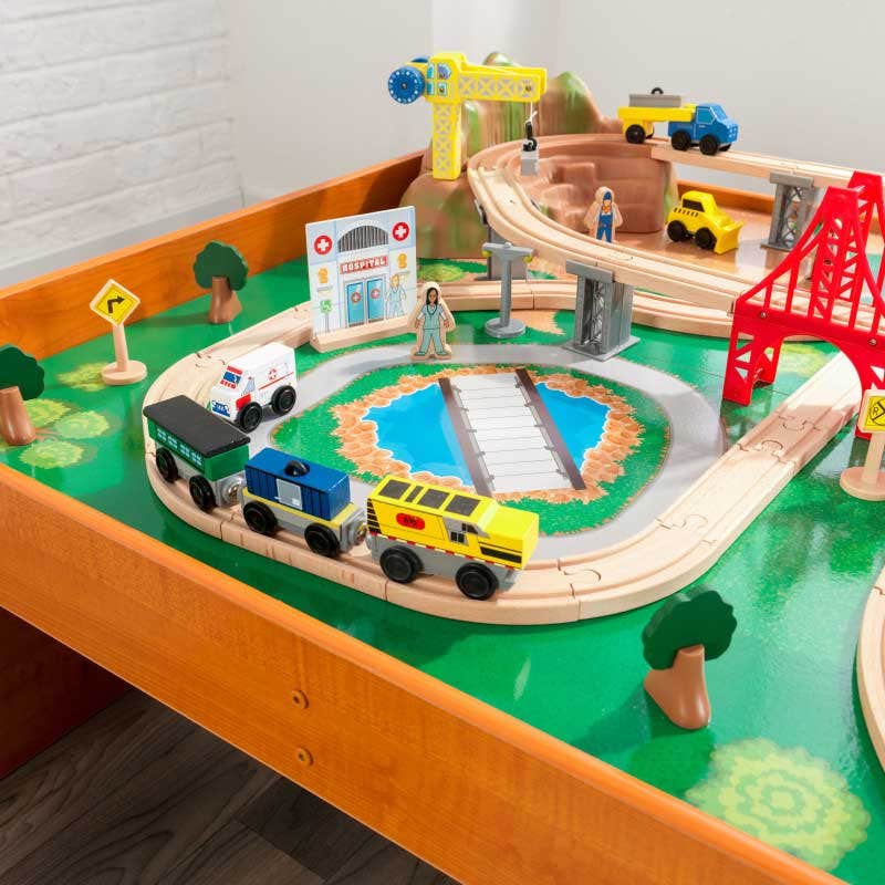Ride Around Town Train Set & Table - Image 5