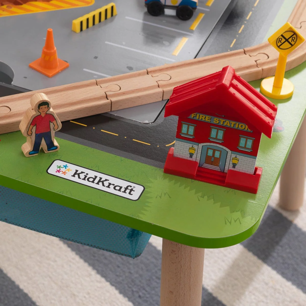 Rocky Mountain Train Set & Table - Image 12