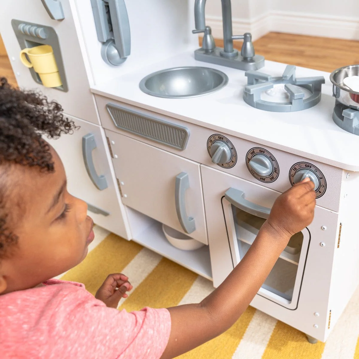 Vintage Play Kitchen - White - Image 4