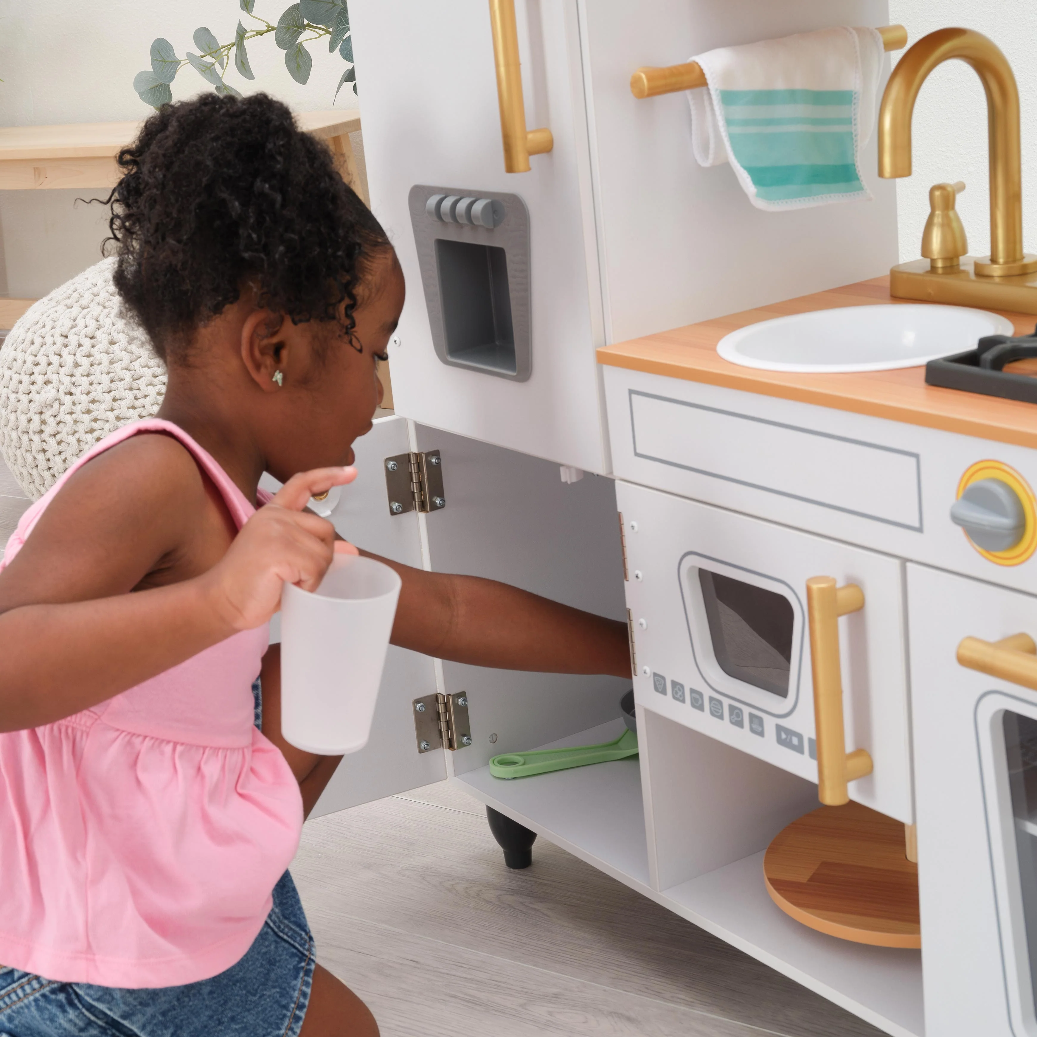 Vintage Play Kitchen - White - Image 10